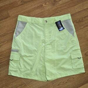 HEYBO Mens Green Cargo Shorts Size 32‎ NWT